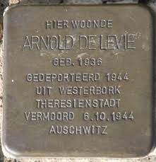 Arnold de Levie